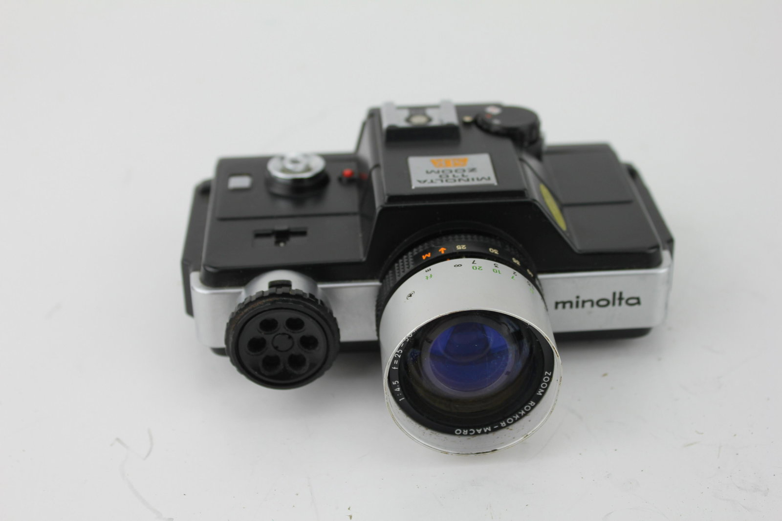 MINOLTA 110 ZOOM SLR CAMERA (1 of 8)