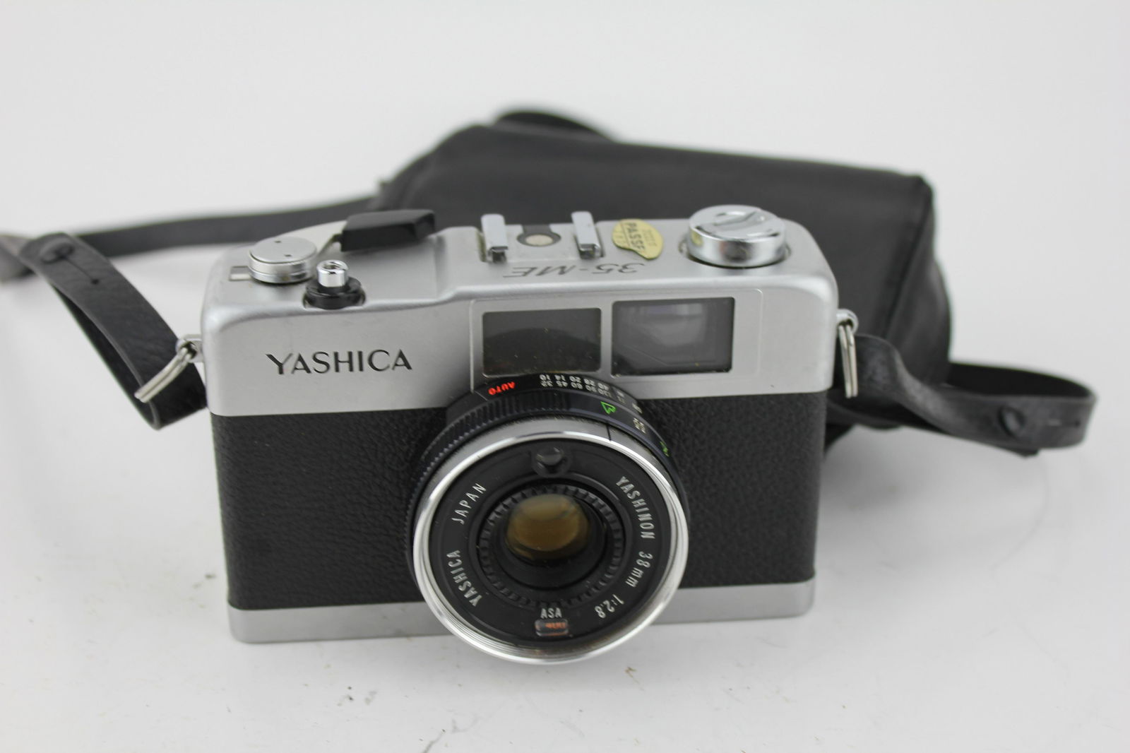 YASHICA 35 ME 35MM VIEWFINDER CAMERA (1 of 8)