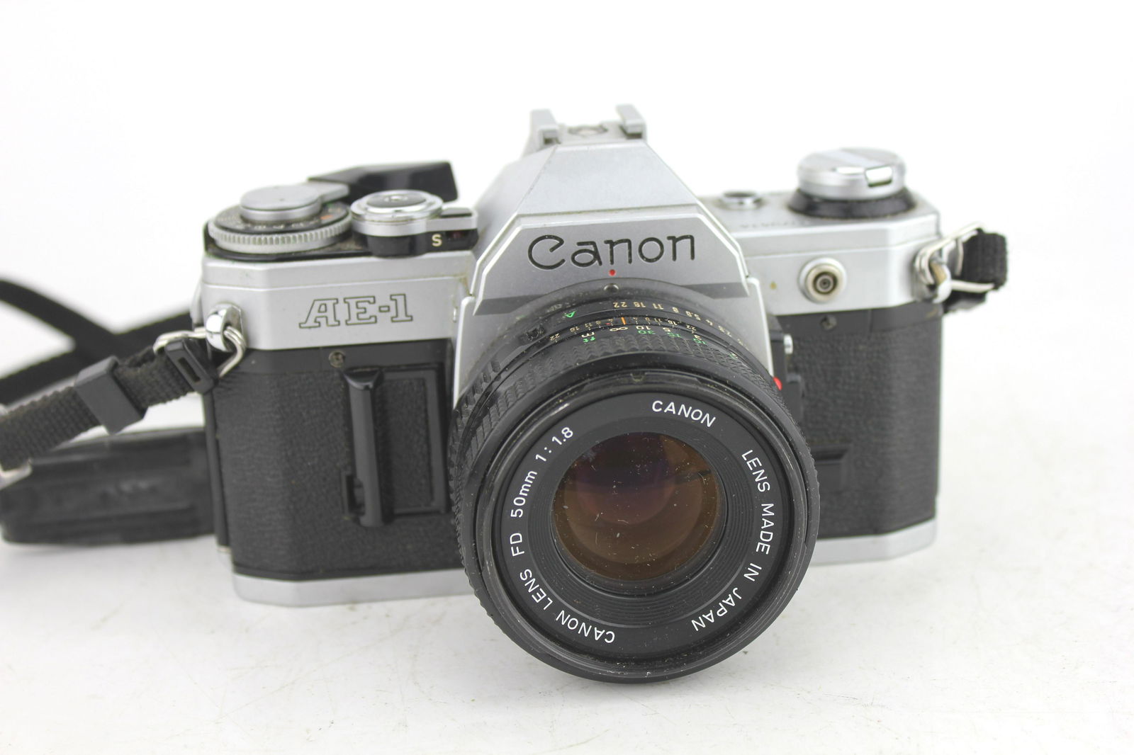 CANON AE-1 35MM SLR CAMERA (1 of 10)