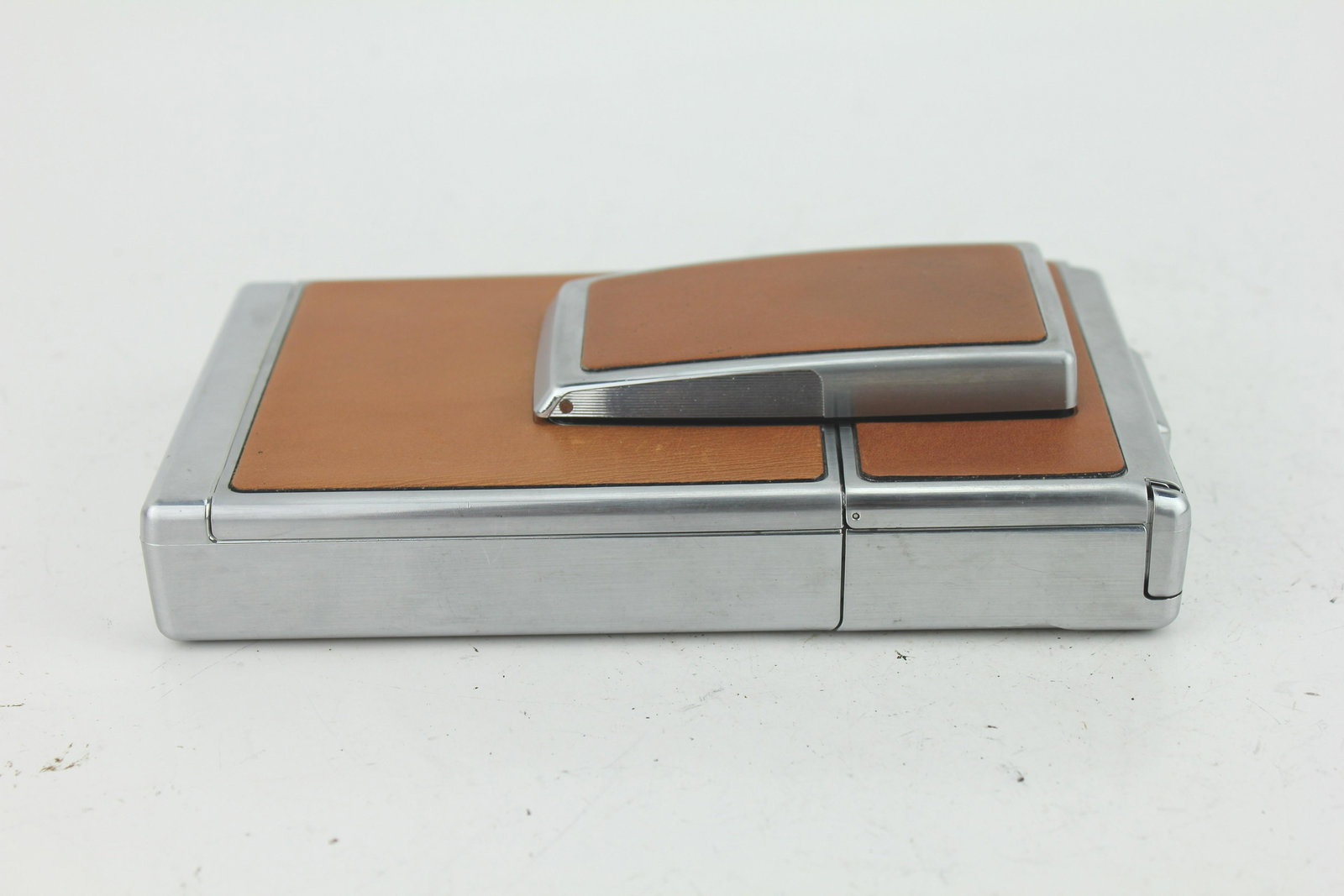 POLAROID SX-70 LAND CAMERA (1 of 8)