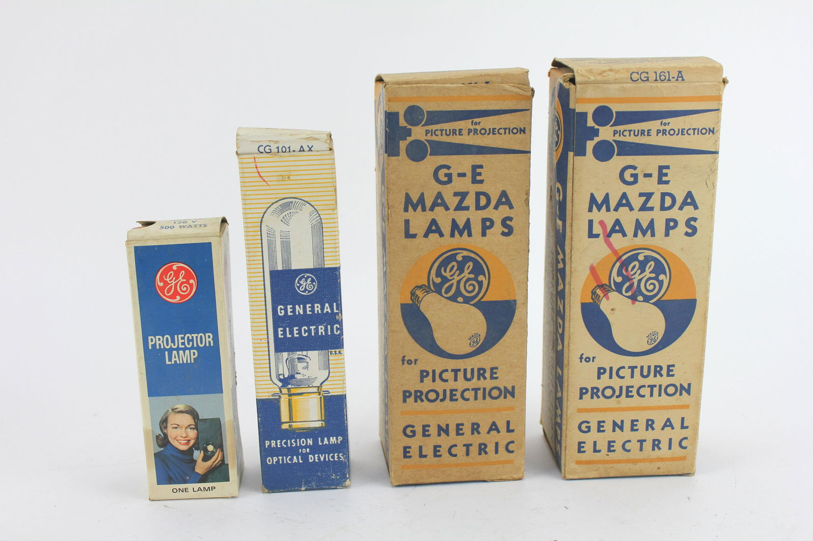 FOUR GENERAL ELECTRIC PROJECTOR LAMPS (1 of 5)