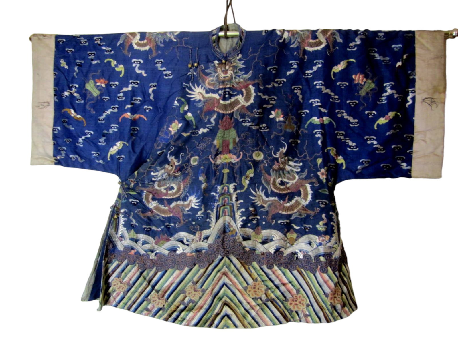 CHINESE EMBROIDERY SHORT DRAGON ROBE: 40 in. (L) X 58 in. (W).