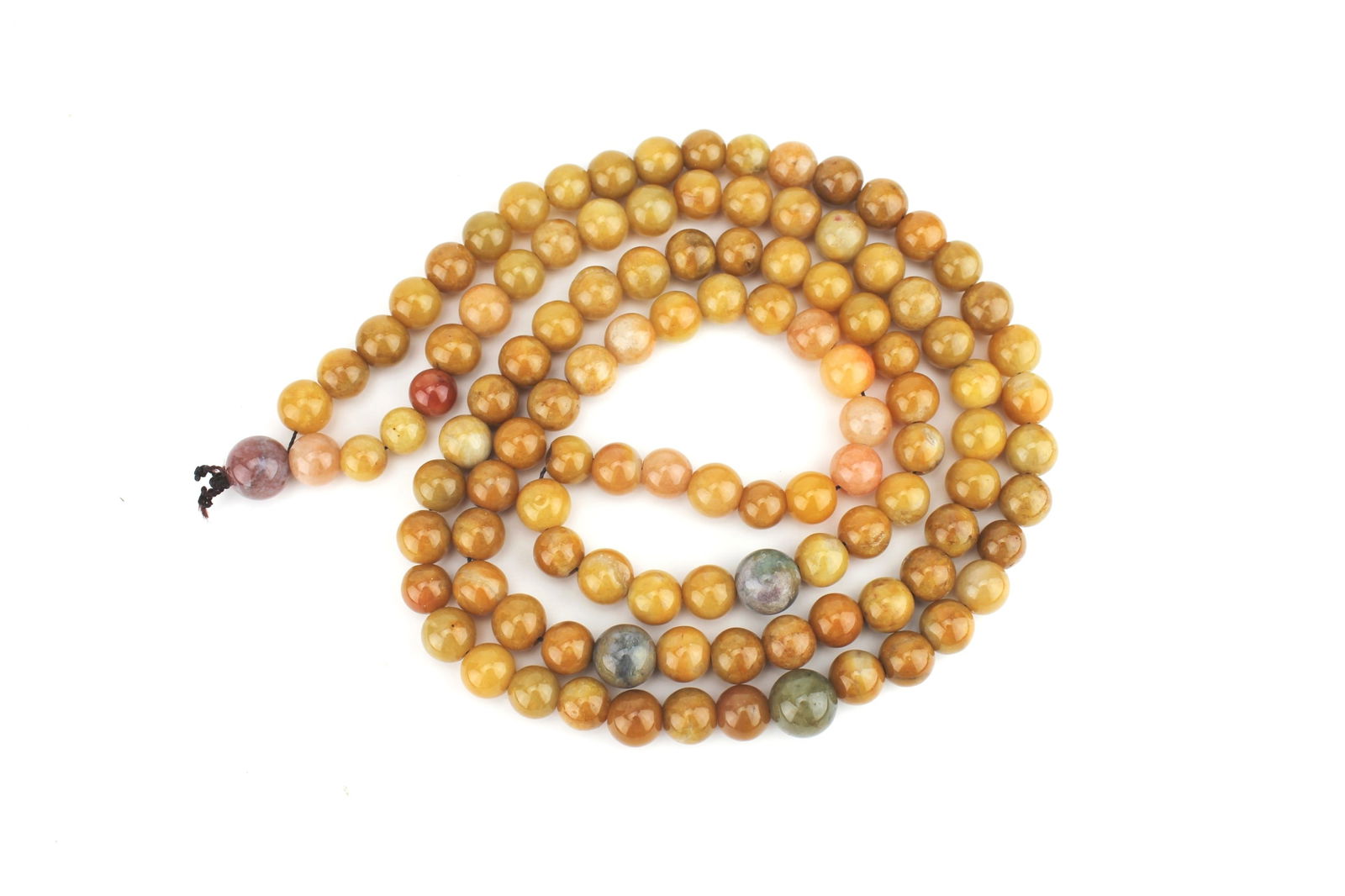 A LONG AGATE BEAD NECKLACE (1 of 4)