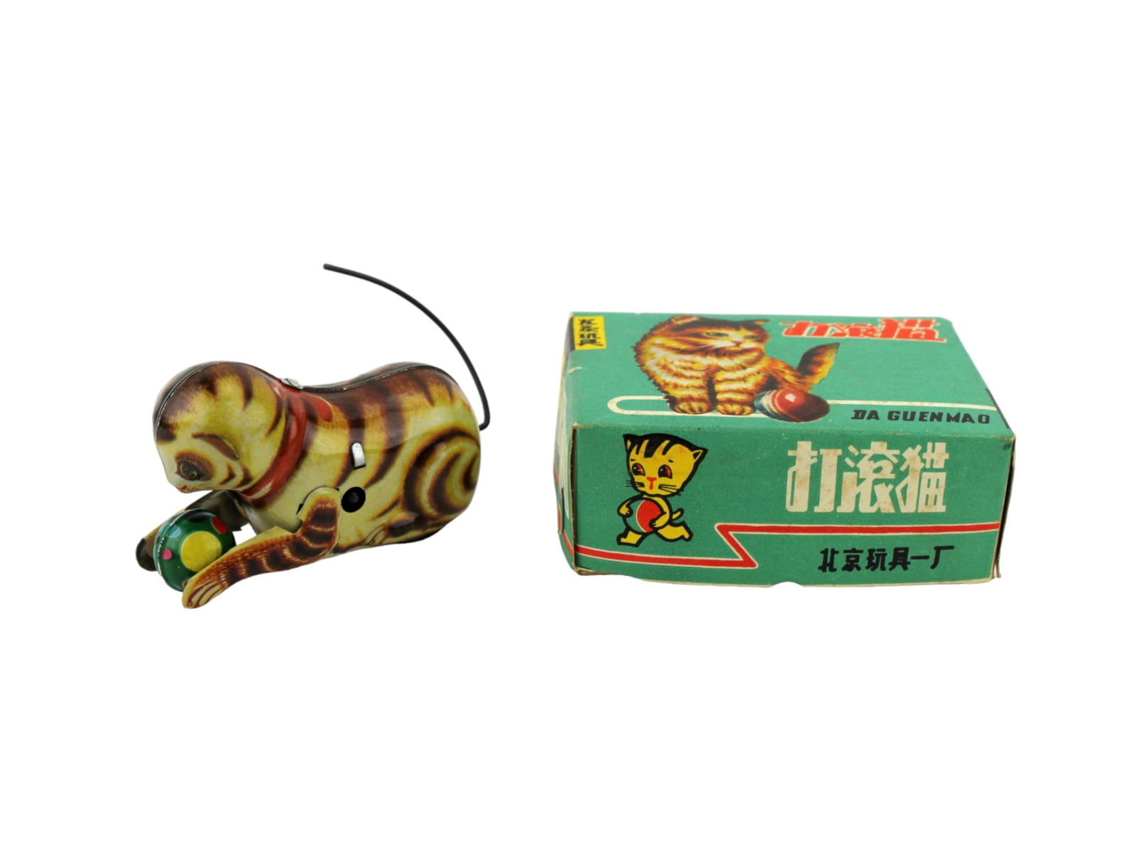 CHINESE CLOCKWORK TURN OVER CAT TIN TOY (1 of 5)