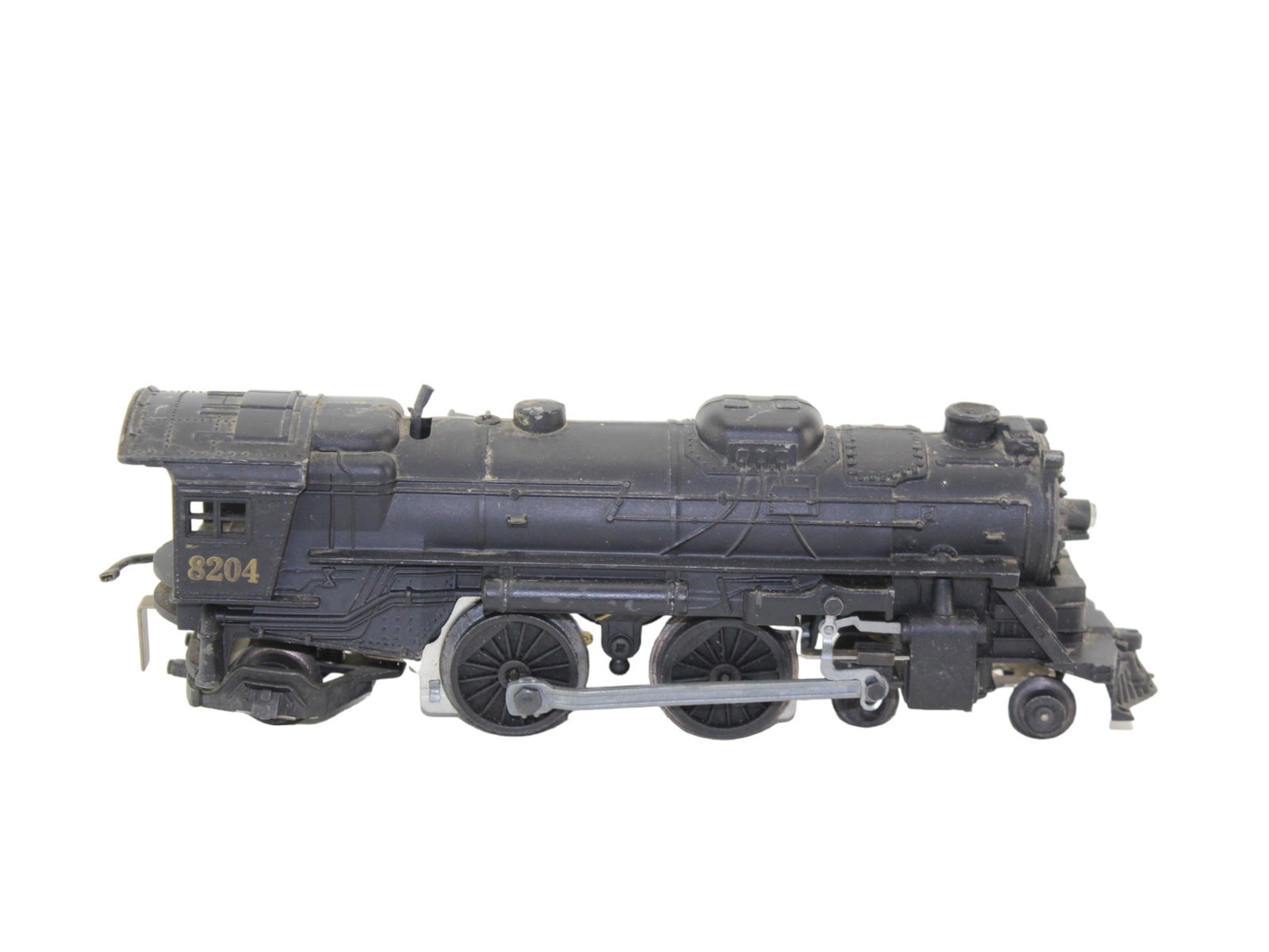 Lionel 8204 Die Cast O-Gauge Steam Locomotive: Diecast Lionel 8204 O-Gauge Steam Engine, untested. 10 inches in length.