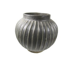 CHINESE BLACK GLAZED MELON RIB JAR