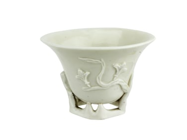 A CHINESE DE-HUA WHITE PORCELAIN CUP