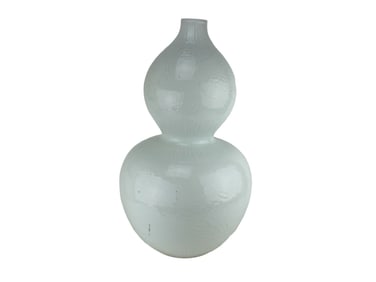 A LARGE CHINESE WHITE PORCELAIN DOUBLE -GOURD VASE