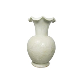 EARLY CHINESE WHITE GLAZED FLORAL MOUTH VASE