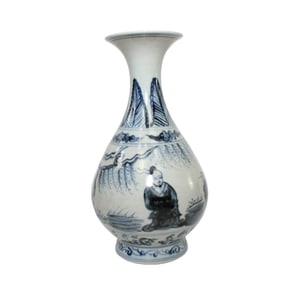 CHINESE BLUE AND WHITE VASE