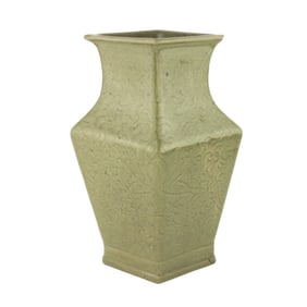 CHINESE CELADON PORCELAIN VASE