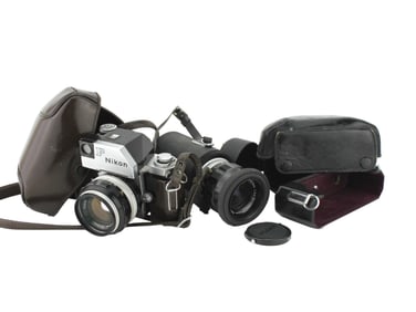 NIKON F PHOTOMIC CAMERA WITH AN EXTRA  LENS