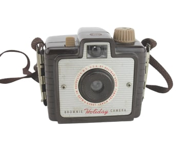 BOWNIE HOLIDAY 127 FILM CAMERA