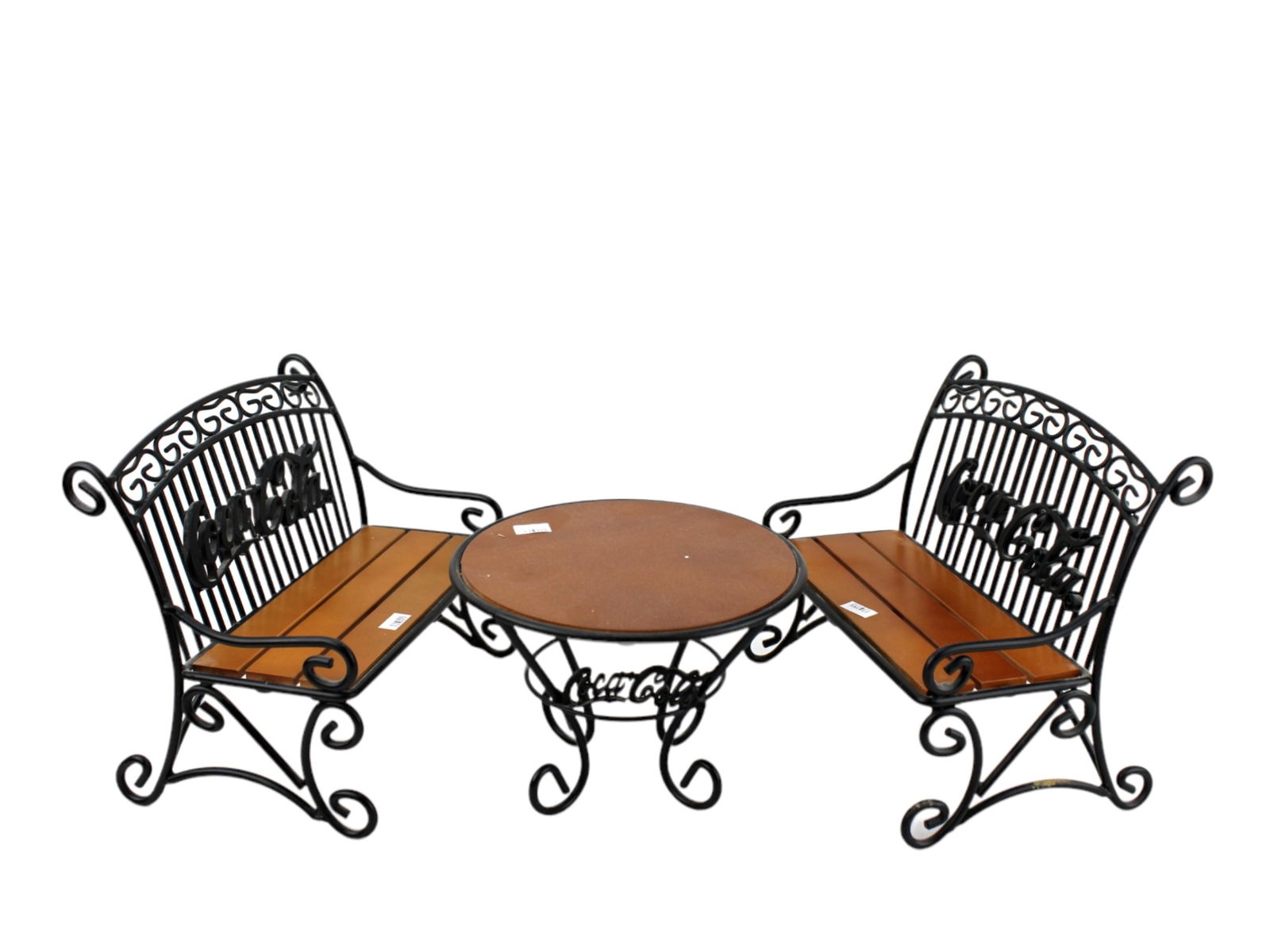 COCA COLA  PATIO TABLE AND CHAIRS DECORATION (1 of 9)