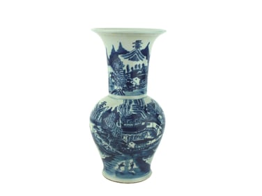 A CHINESE EXPORT PHOENIX-TAIL STYLE CANTON VASE