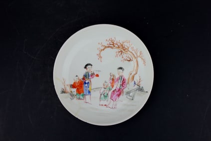 A CHINESE EXPORT FAMILLE ROSE DISH
