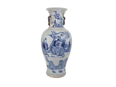 A LARGE CHINESE B/W VASE WITH FIGURINE DECORATION