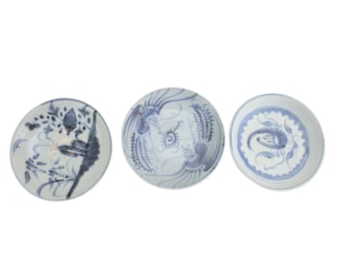 THREE CHINESE BLUE/WHITE DISHES