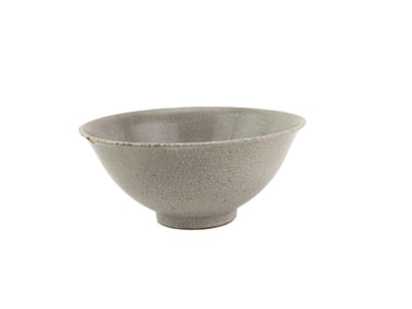 AN OLD CHINESE CRACKLE CELADON BOWL