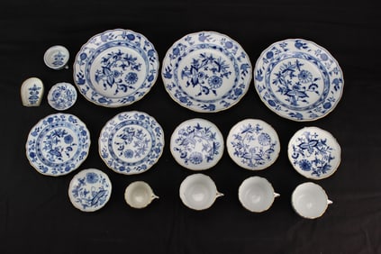15 Pcs Meissen "Blue Onion" Pattern Porcelain Set