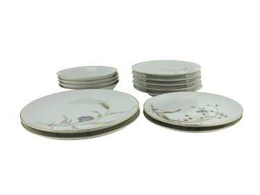THIRTEEN HEINRICH SELB MANUFAKTUR CHIEMSEE PLATES