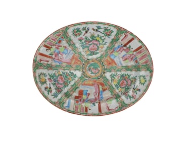 A Large Chinese Rose Medallion Oval Platter