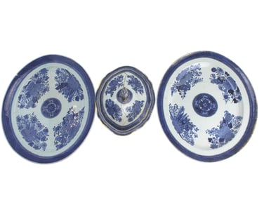 Three Chinese Export Blue Fitzhugh Serving Items