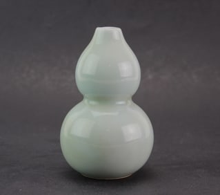 Chinese Celadon Double Gourd Vase