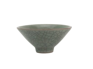 Chinese Celadon Crackle-Glazed Conical Bowl