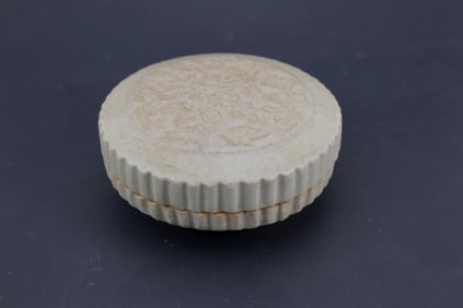 Chinese Celadon Floral Carved Covered Round Box