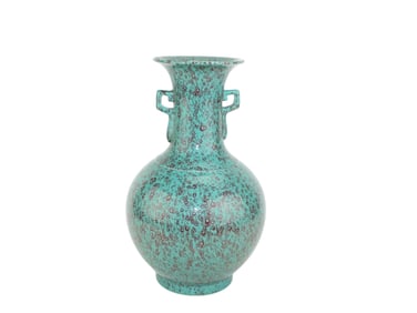 A CHINESE TURQUOISE GLAZED PORCELAIN VASE