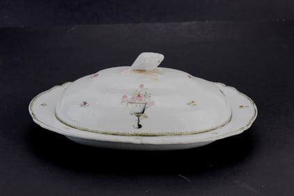 Chinese Export Famille Rose Covered Tureen