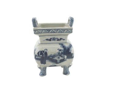 A CHINESE B/W SQUARE PORCELAIN CENSER