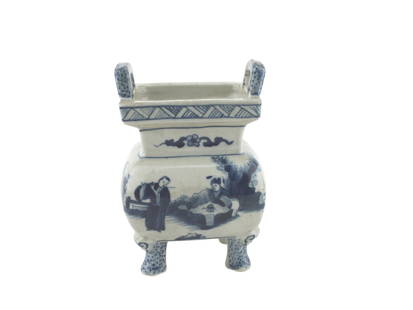 A CHINESE B/W SQUARE PORCELAIN CENSER: A Qing-style square porcelain censer painted in underglaze blue, featuring figural scenes on each side and supported by four dotted legs. The censer is fitted with upright handles and decorated with g