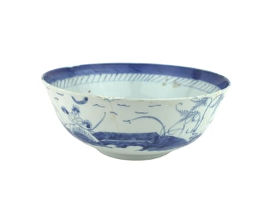 A CHINESE EXPORT CANTON B/W BOWL