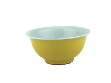 CHINESE YELLOW GLAZED GROUND BOWL