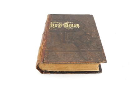THE PRONOUNCING EDITION HOLY BIBLE