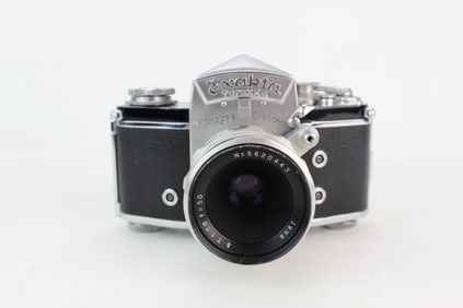 Ihagee Dresden Exakta Varex IIa 35 mm SLR Camera