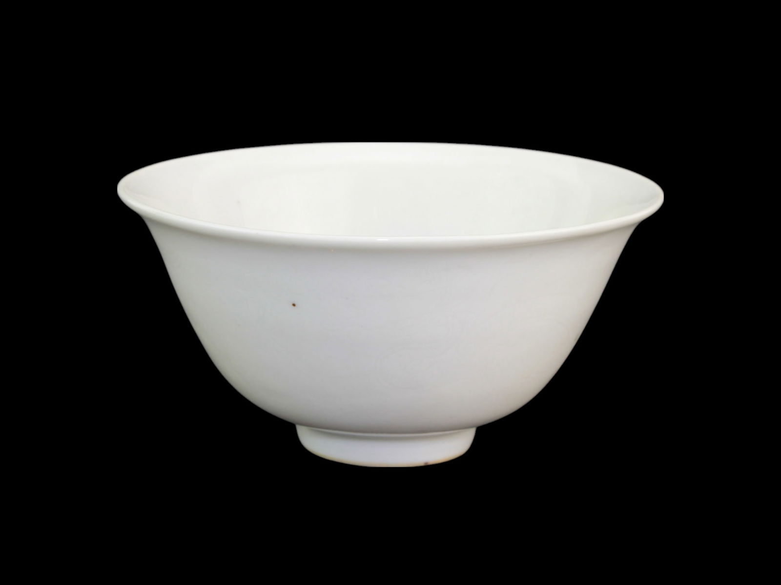 Chinese Blanc-de-Chine Porcelain Dragon Bowl (1 of 8)