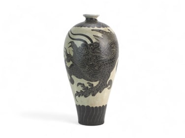 Chinese Meiping Vase with Black Dragon Design