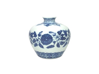 Chinese B/W Bud Vase with Floral Decoration