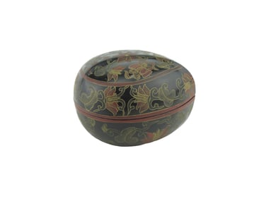 A CHINESE LACQUER WOOD PERCH SHAPED BOX