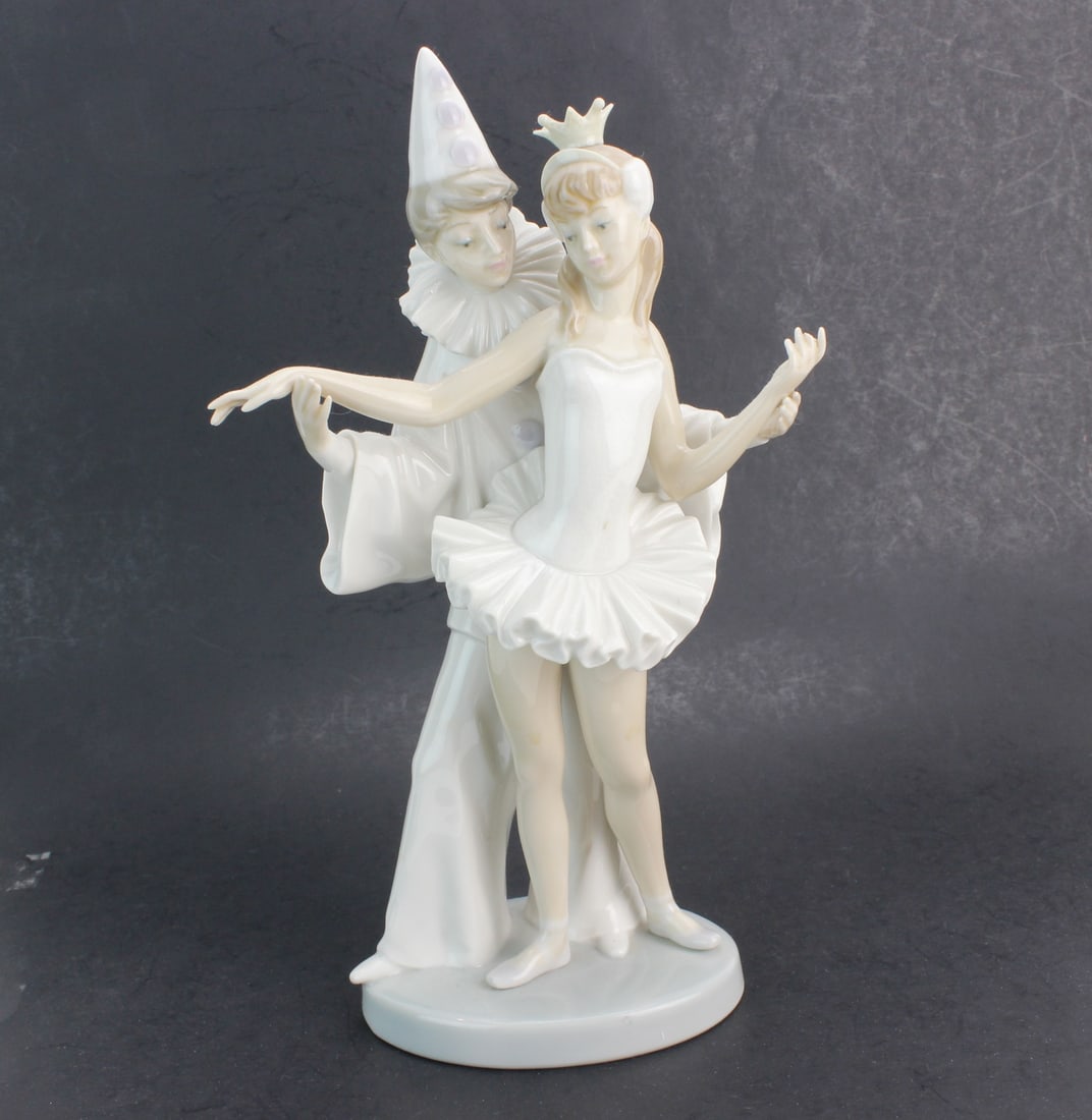 Lladró "Carnival Couple" porcelain figurine (1 of 8)