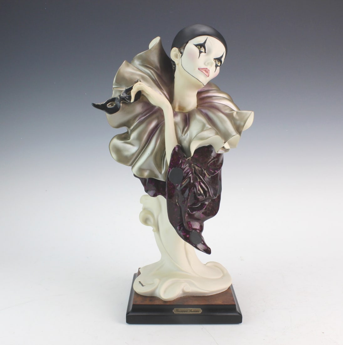 Giuseppe Armani “Masquerade?? Figurine (1 of 9)