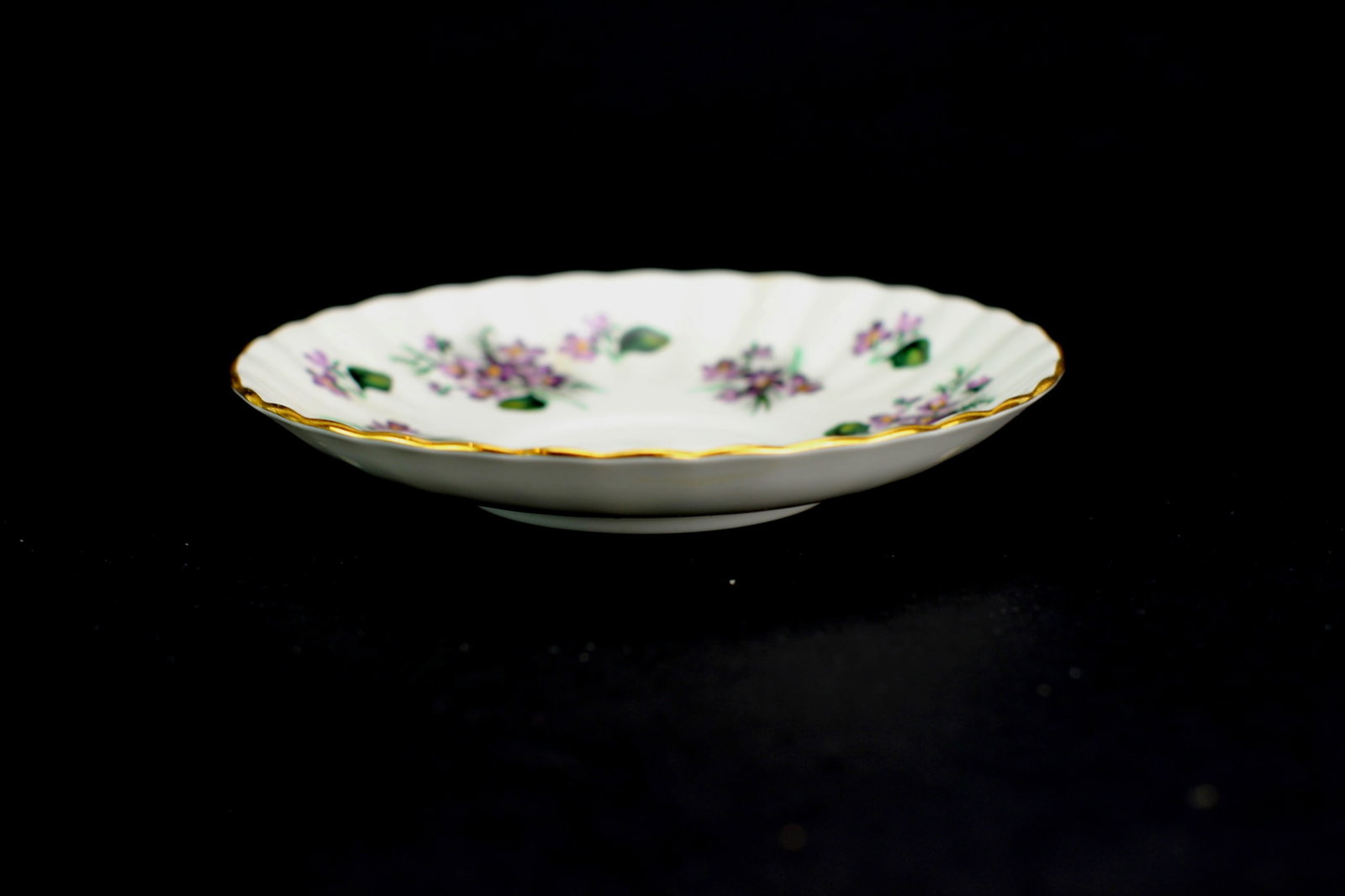 Four Porcelain Items - 15