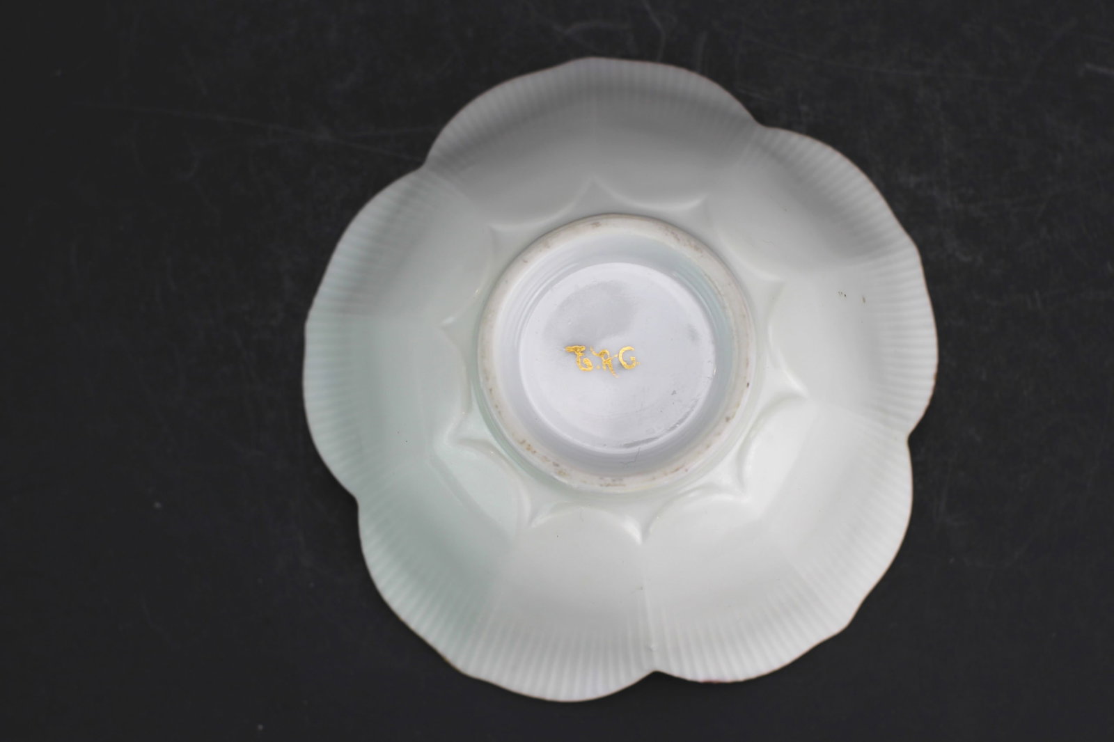 Four Porcelain Items - 9