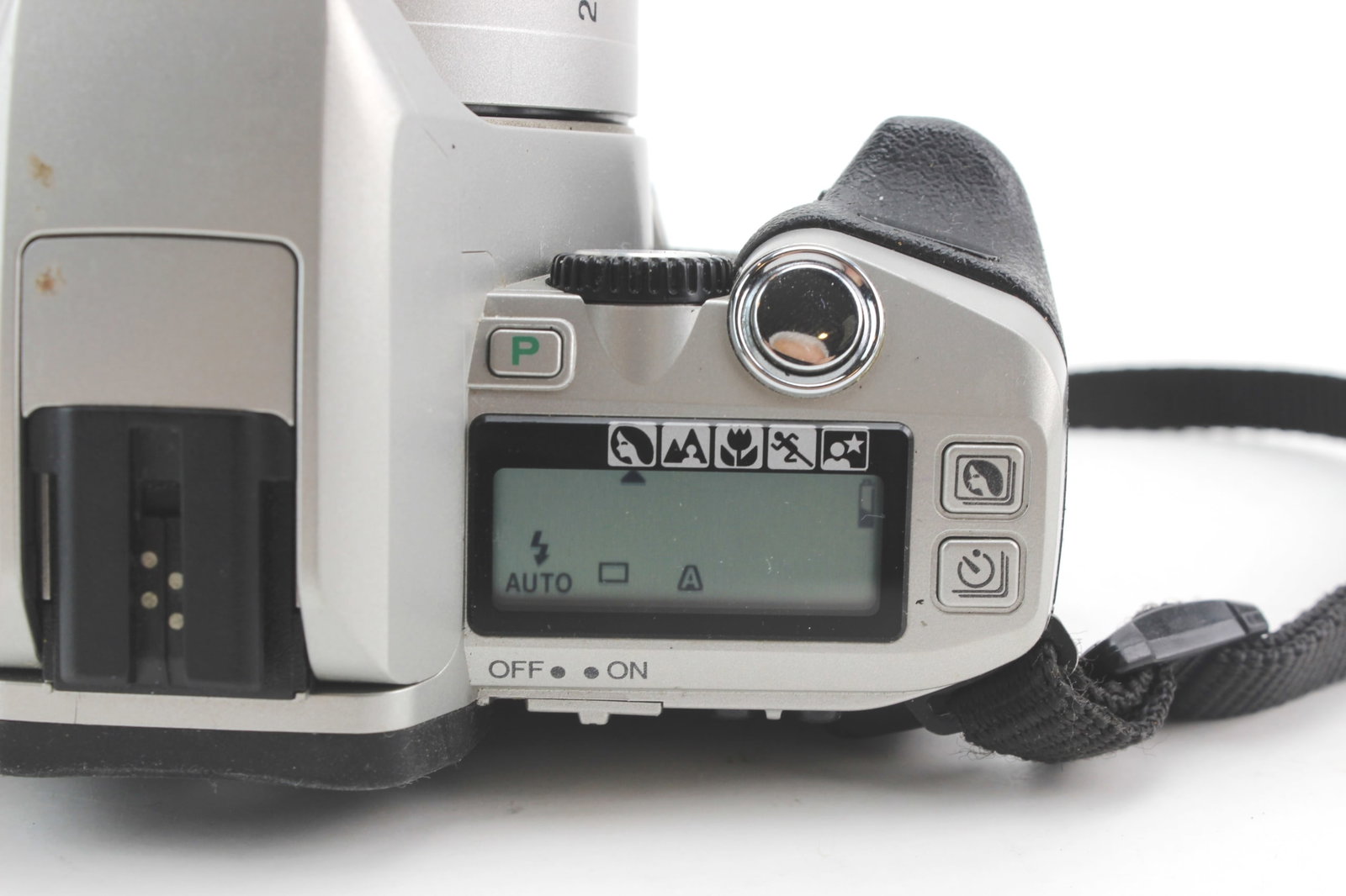 Minolta Dynax 5 Camera with Additional Lens - 4