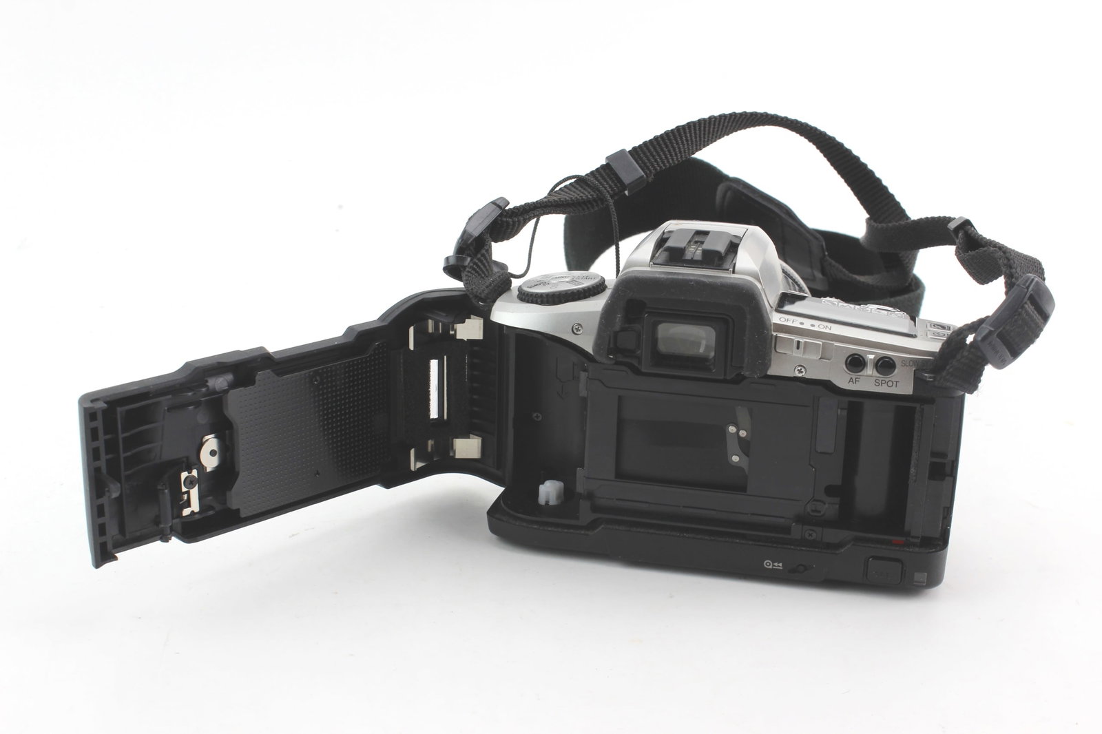 Minolta Dynax 5 Camera with Additional Lens - 8