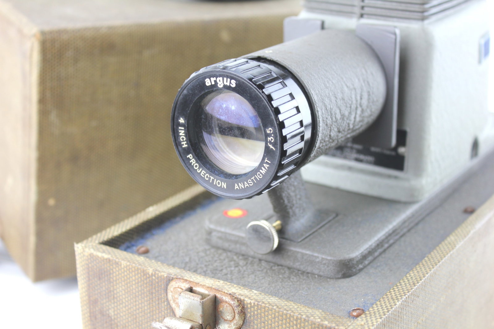 ARGUS 200 SLIDE PROJECTOR - 4