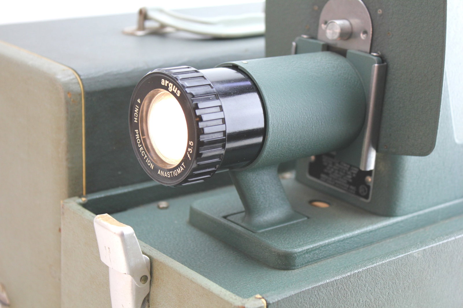 ARGUS PBB 300 PROJECTOR - 2